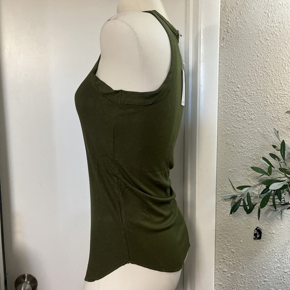 NWT Women’s Medium Green Tank Top Soft NWT By Nostalgia - Picture 9 of 13